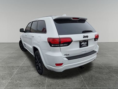 Used 2020 Jeep Grand Cherokee Altitude image 5