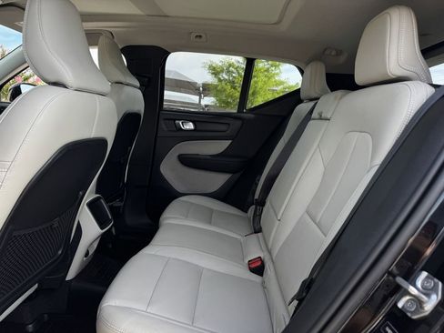 Used 2020 Volvo XC40 T5 Momentum w/ Protection Package Premier AWD/4WD image 30