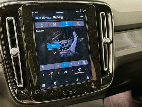 Used 2024 Volvo XC40 Recharge Ultimate w/ Protection Package Premier image 24