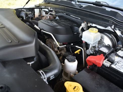 Used 2022 RAM 2500 Tradesman w/ Chrome Appearance Group AWD/4WD image 21