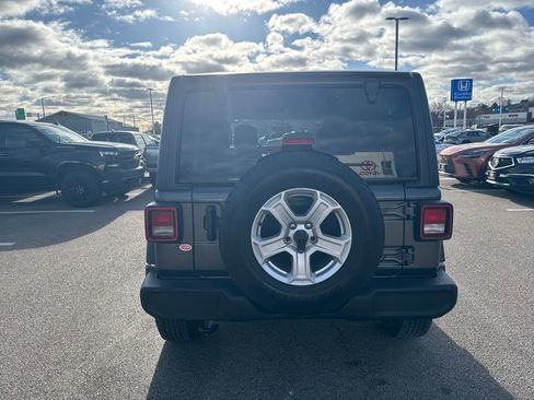 Used 2021 Jeep Wrangler Unlimited Sport image 6