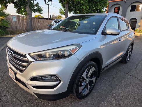 Used 2017 Hyundai Tucson Limited w/ Cargo Package FWD image 2
