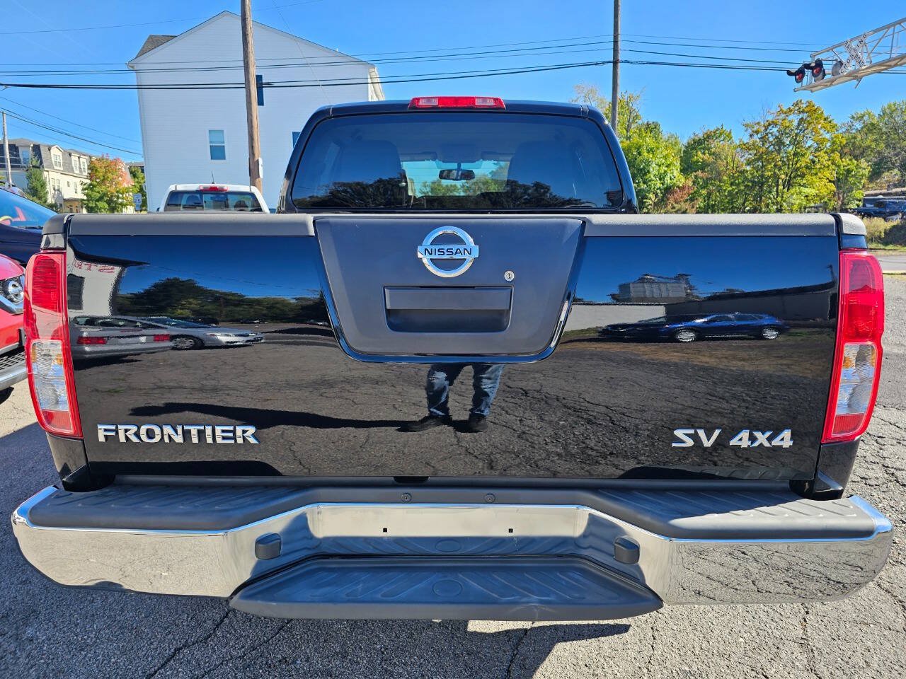 Used 2012 Nissan Frontier SV w/ SV Premium Utility Pkg AWD/4WD image 6