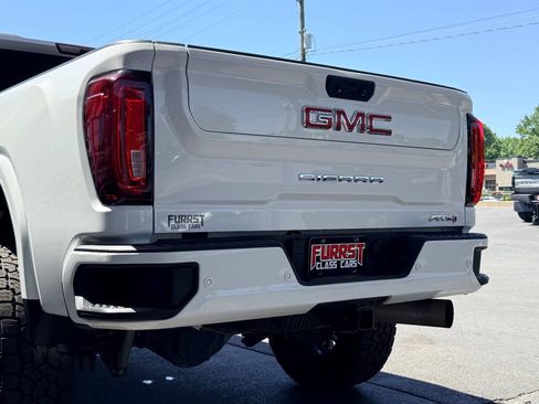 Used 2023 GMC Sierra 2500 AT4 w/ AT4 Premium Plus Package AWD/4WD image 8