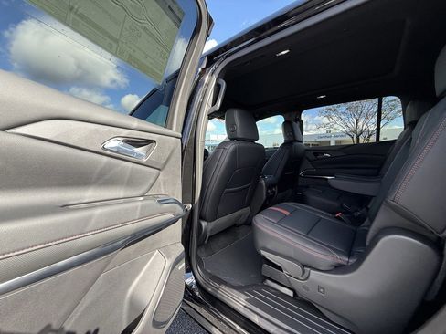 New 2026 Chevrolet Traverse RS image 20