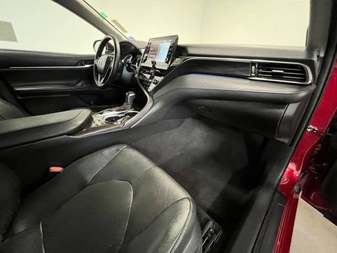 Used 2021 Toyota Camry XLE w/ Navigation Upgrade Package FWD image 10