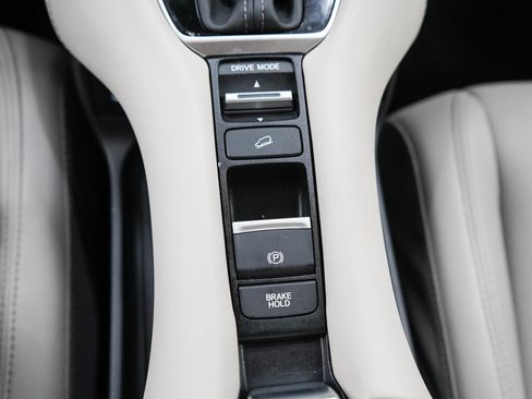 Used 2024 Honda HR-V EX-L image 23