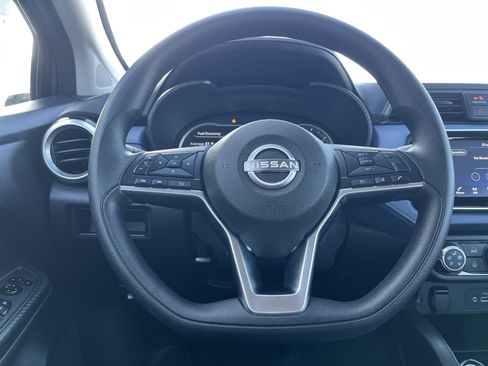 Used 2024 Nissan Versa SV image 7