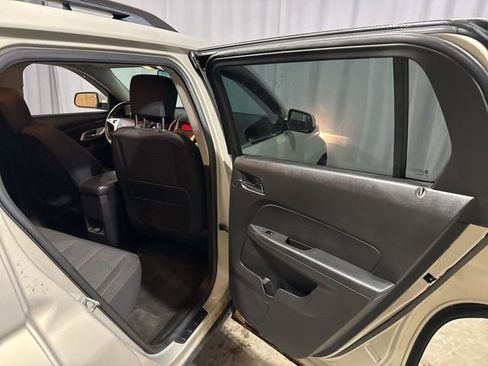 Used 2010 GMC Terrain SLE AWD/4WD image 23