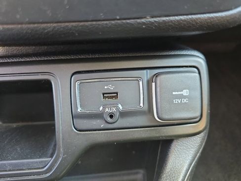 Used 2018 Jeep Renegade Limited w/ UConnect 8.4 Nav Group image 22