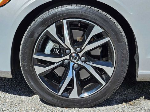 Used 2024 Volvo S60 B5 Core FWD image 14