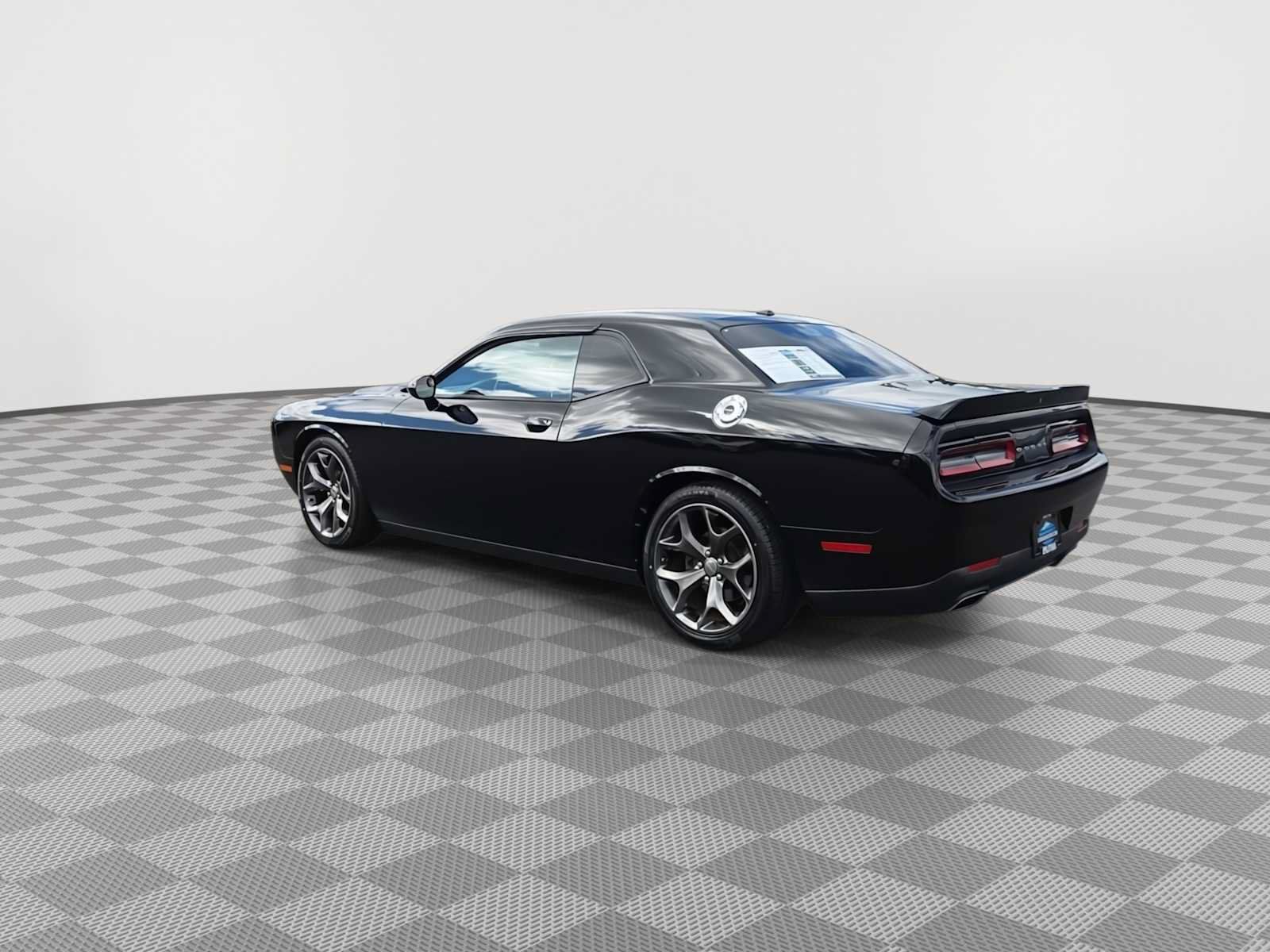 Used 2015 Dodge Challenger SXT w/ Sound Group RWD image 6