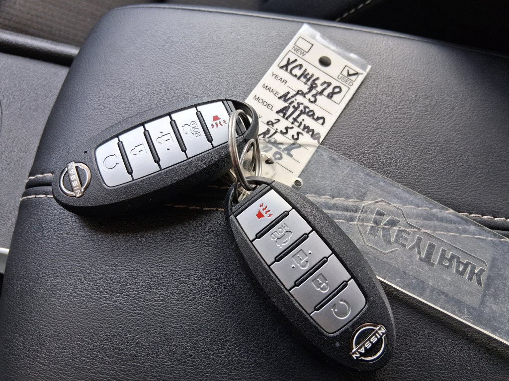 Used 2025 Nissan Altima 2.5 S FWD image 21
