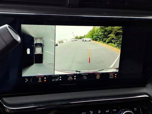 Used 2025 GMC Sierra 2500 AT4 AWD/4WD image 19