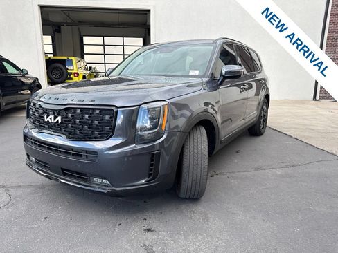 Used 2022 Kia Telluride SX w/ SX Prestige Package AWD/4WD image 3