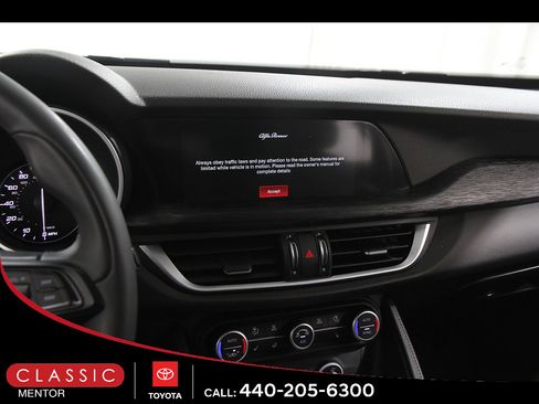 Used 2020 Alfa Romeo Stelvio Sport w/ Cold Weather Package AWD/4WD image 9