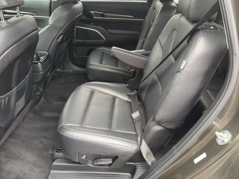 Used 2025 Kia Telluride S FWD image 31