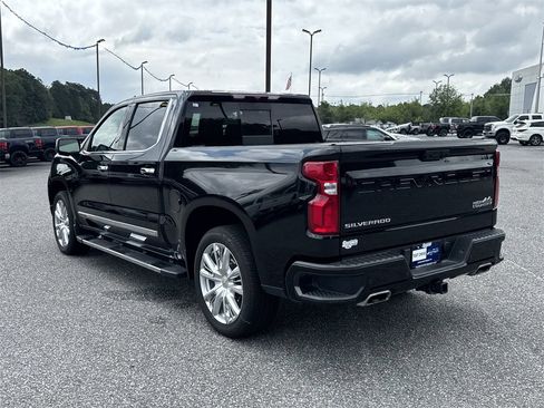 Used 2022 Chevrolet Silverado 1500 High Country w/ High Country Premium Package image 5