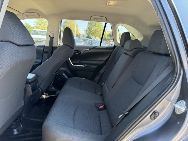 Used 2019 Toyota RAV4 LE w/ All Weather Liner Package FWD image 24