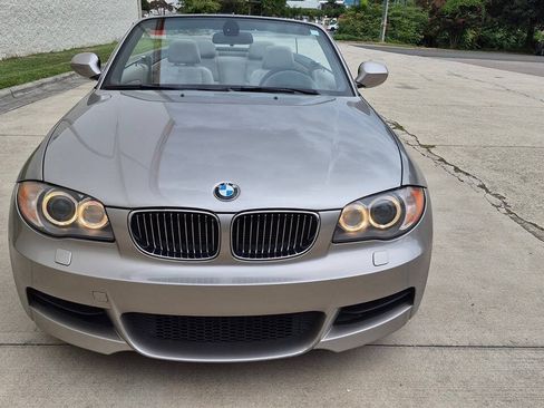 Used 2010 BMW 135i Convertible RWD image 10