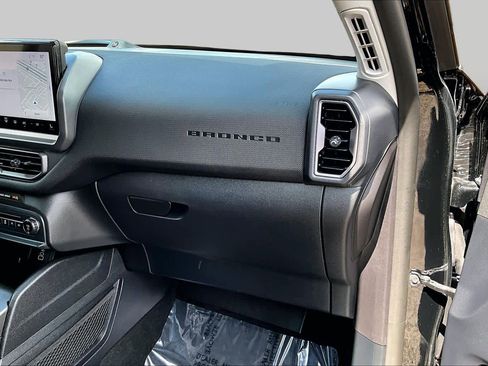 Certified 2025 Ford Bronco Sport Outer Banks w/ Outer Banks Tech Package+ AWD/4WD image 24