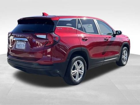 Used 2024 GMC Terrain SLE image 5