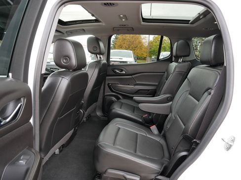 Used 2023 GMC Acadia SLT w/ Preferred Package image 34