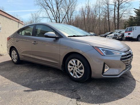 Used 2020 Hyundai Elantra SE w/ Convenience Package (C2) image 10