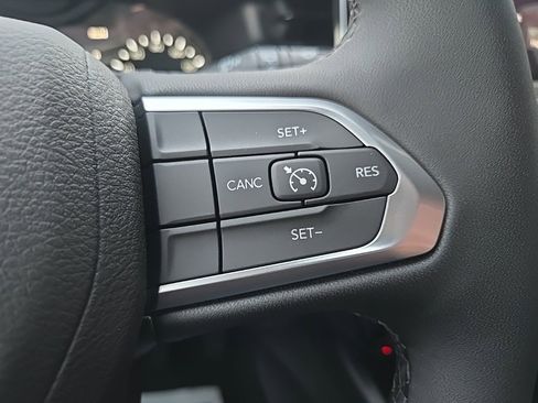 New 2026 Jeep Compass Latitude image 39