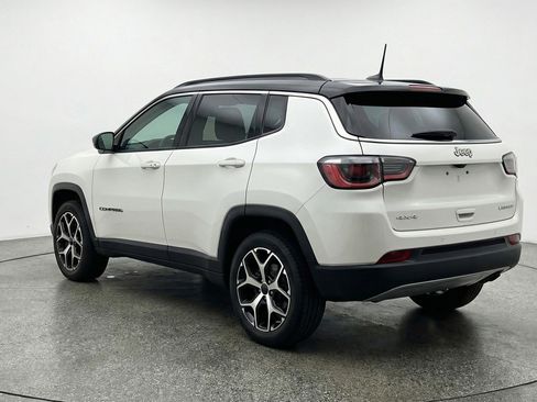 Used 2025 Jeep Compass Limited image 6