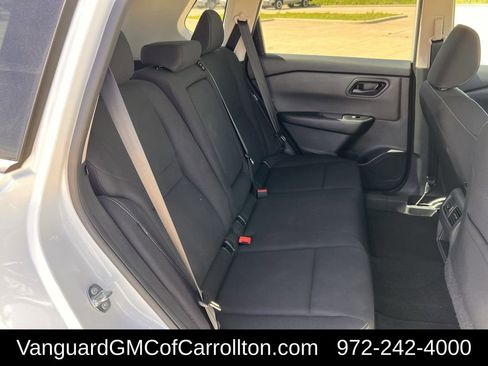 Used 2024 Nissan Rogue S image 28