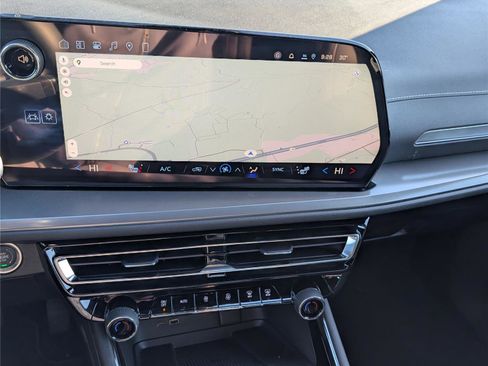 New 2026 Chevrolet Traverse LT image 24