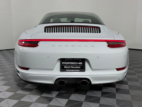 Certified 2019 Porsche 911 Targa 4S image 10