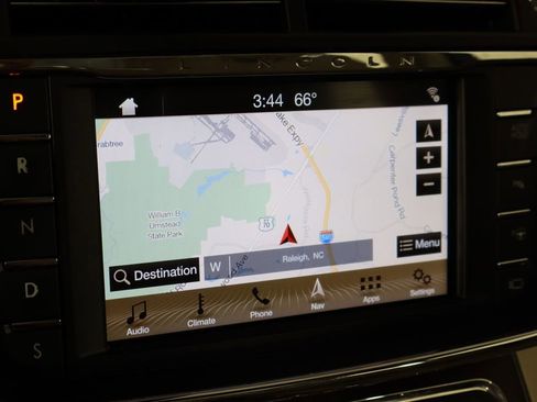 Used 2017 Lincoln Continental Reserve w/ Technology Package image 33