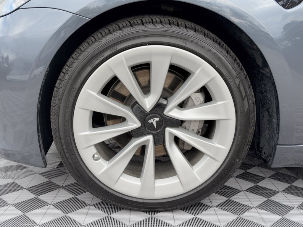 Used 2023 Tesla Model 3 Standard Range RWD image 13