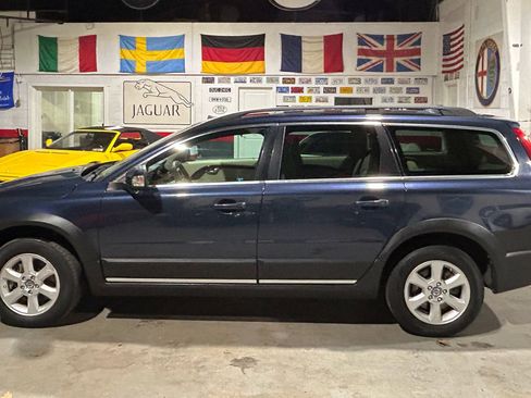 Used 2012 Volvo XC70 3.2 image 2