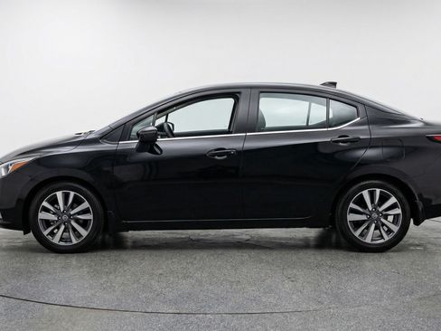 Used 2025 Nissan Versa SV image 5