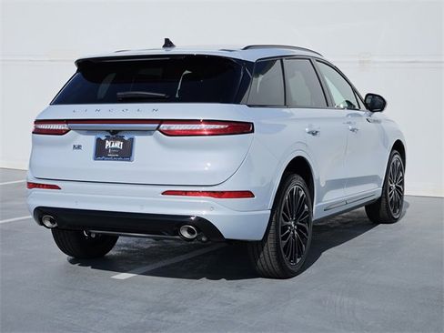 New 2026 Lincoln Corsair Premiere image 7