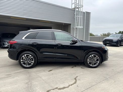 Used 2025 Audi Q5 Premium w/ Convenience Package AWD/4WD image 4
