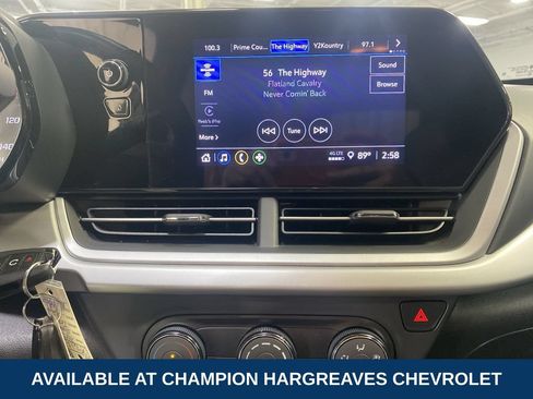 Used 2024 Chevrolet Trax RS w/ Driver Confidence Package FWD image 17
