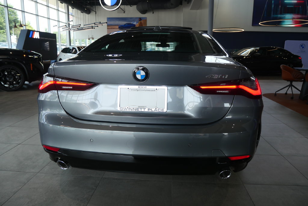Used 2026 BMW 430i Coupe w/ Parking Assistance Package RWD image 4