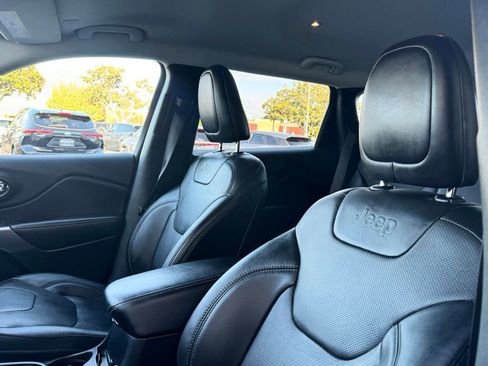 Used 2020 Jeep Cherokee Limited FWD image 14