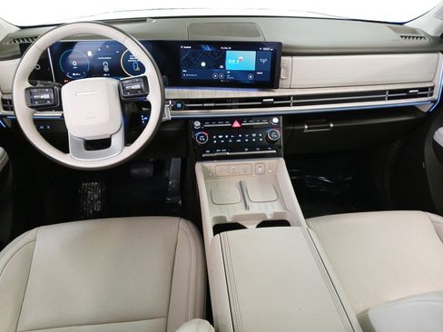 Used 2025 Hyundai Santa Fe Calligraphy image 10