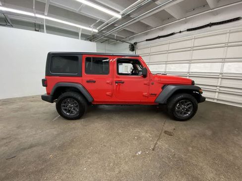 Used 2025 Jeep Wrangler Sport S AWD/4WD image 7