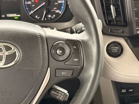 Used 2017 Toyota RAV4 XLE image 33