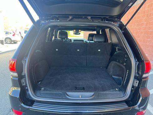 Used 2017 Jeep Grand Cherokee Altitude image 9