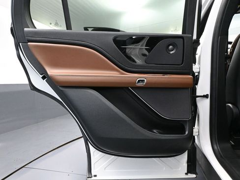 Used 2023 Lincoln Aviator Reserve image 38