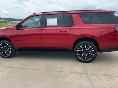 Used 2024 Chevrolet Suburban RST w/ Max Trailering Package AWD/4WD image 6