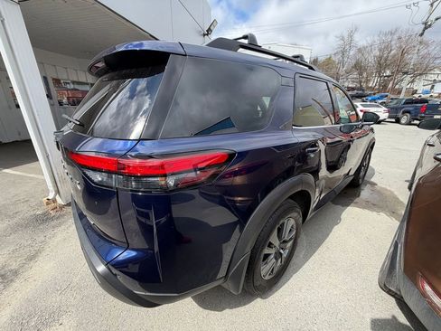 Used 2024 Nissan Pathfinder SV AWD/4WD image 5