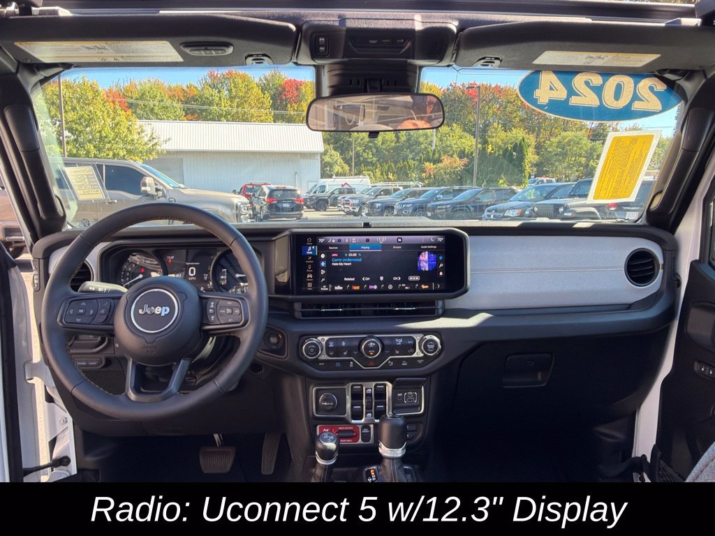 Used 2024 Jeep Wrangler Unlimited AWD/4WD image 13